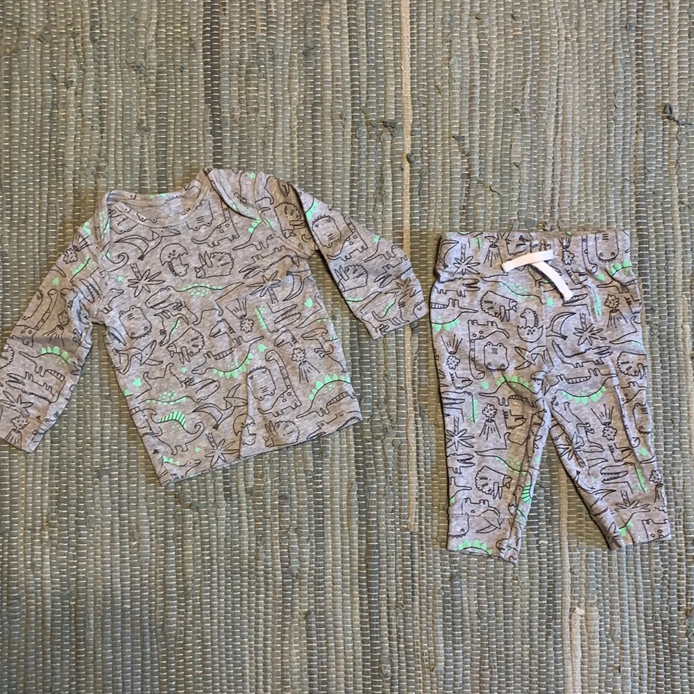 Carter’s 6 month dinosaur set